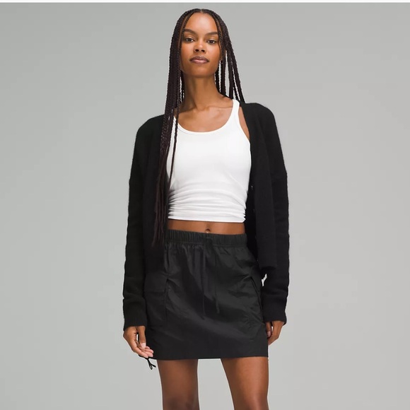 lululemon athletica Dresses & Skirts - NWT Lululemon Black Nylon Cargo Mini Skirt, Size XL